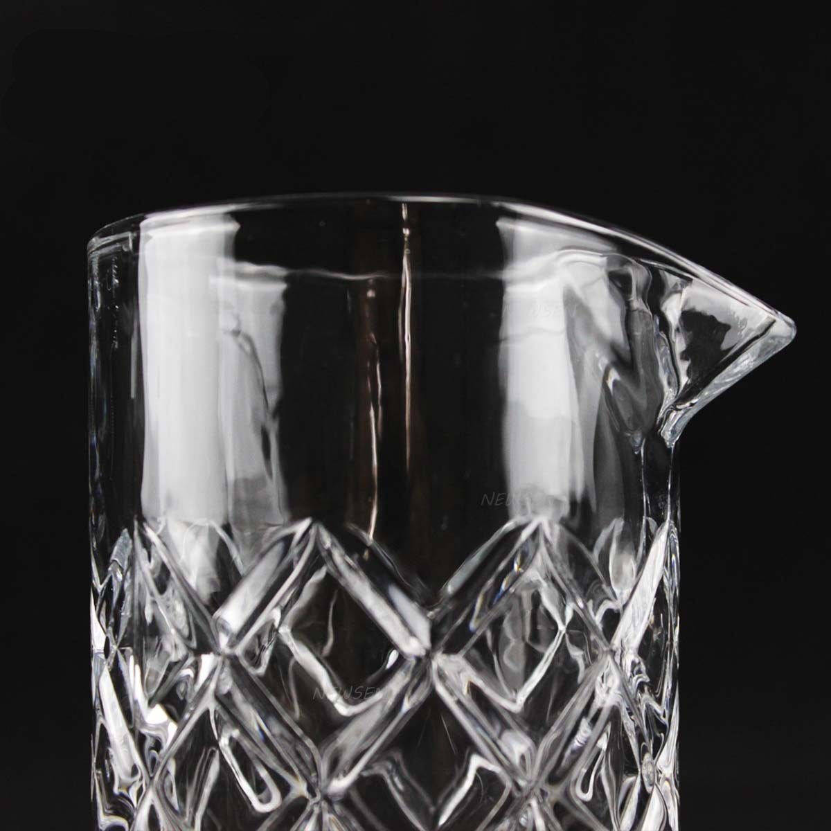 Carved Crystal Mixing Glass – Etched Cocktail Stirring Vessel for Bartenders (Paris Series)