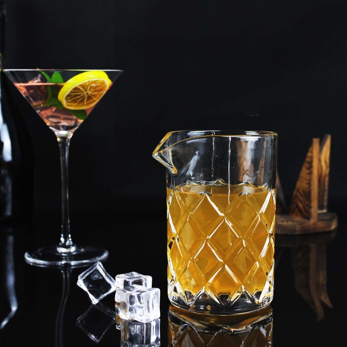Carved Crystal Mixing Glass – Etched Cocktail Stirring Vessel for Bartenders (Paris Series)