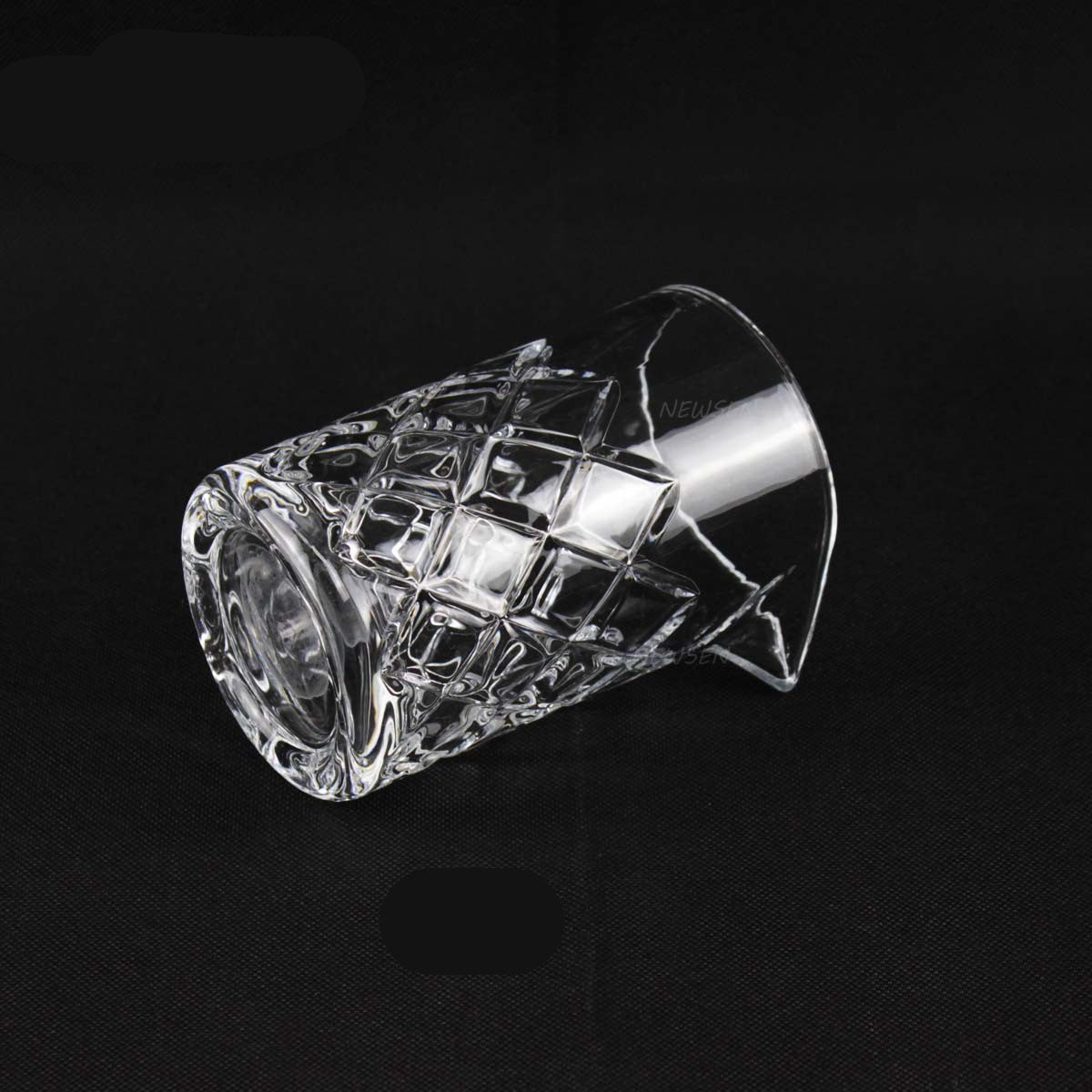 Carved Crystal Mixing Glass – Etched Cocktail Stirring Vessel for Bartenders (Paris Series)
