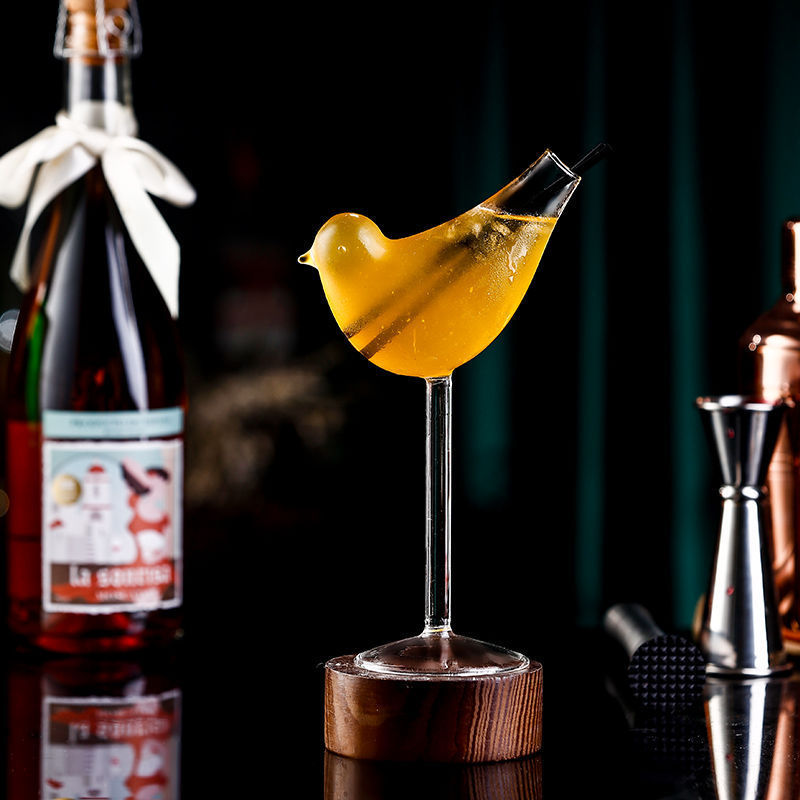 Creative Bird-Shaped Cocktail Glass – Artistic Wine Goblet for Bars & Events (Barcelona Series)